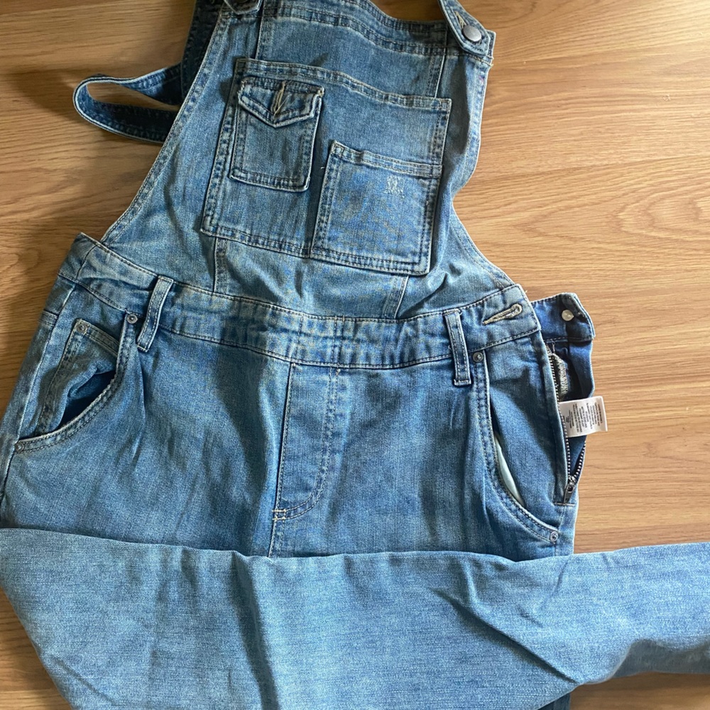 FP overalls - Picture 1 of 3